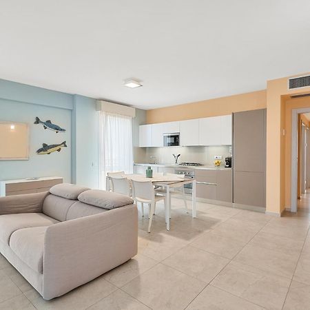 Levante Appartamento Di Pregio, Terrazza E Vista Panoramica Sul Mare E La Citta Viareggio Zewnętrze zdjęcie