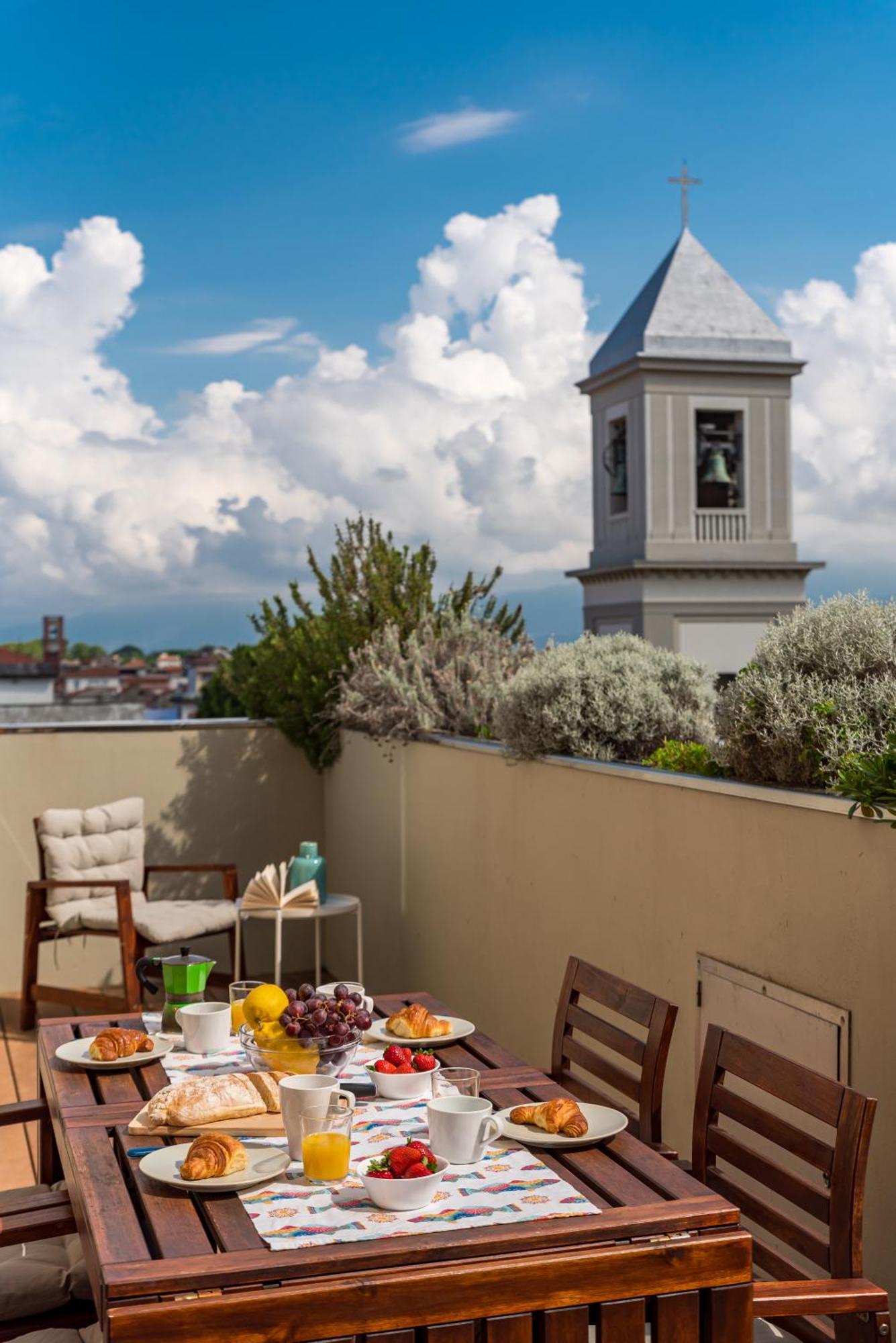 Levante Appartamento Di Pregio, Terrazza E Vista Panoramica Sul Mare E La Citta Viareggio Zewnętrze zdjęcie