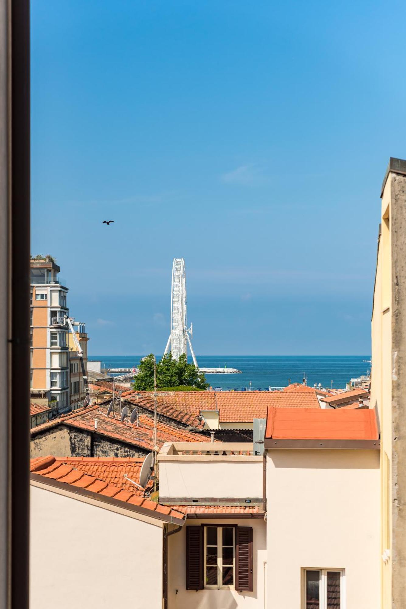 Levante Appartamento Di Pregio, Terrazza E Vista Panoramica Sul Mare E La Citta Viareggio Zewnętrze zdjęcie